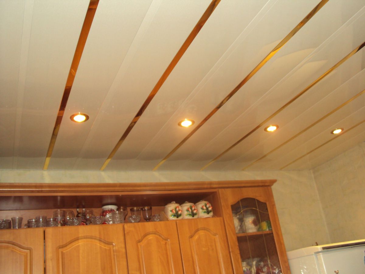 Потолок на кухне 6057