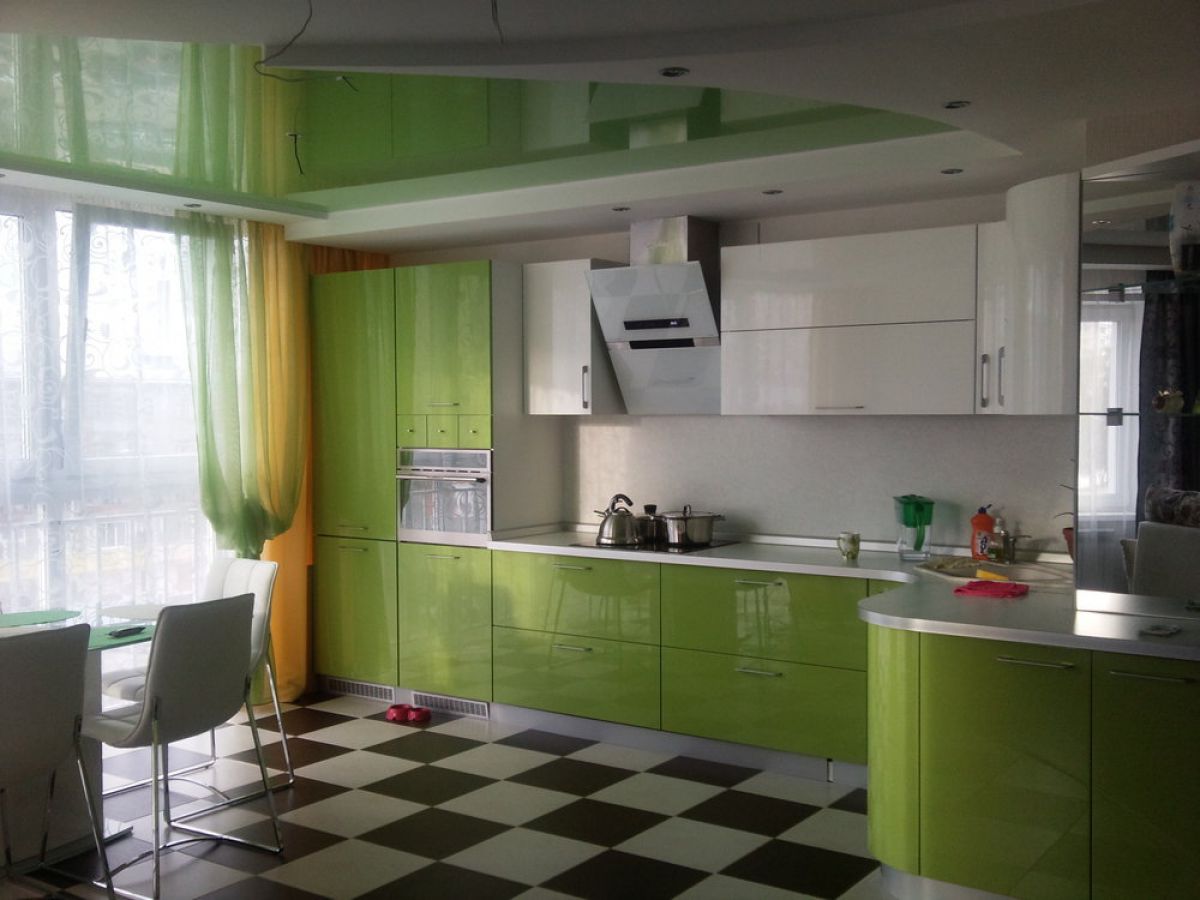 Зеленая кухня 7777