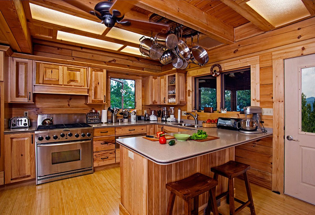 Интерьер кухни в деревянном доме, Кухня стиля Прованс
